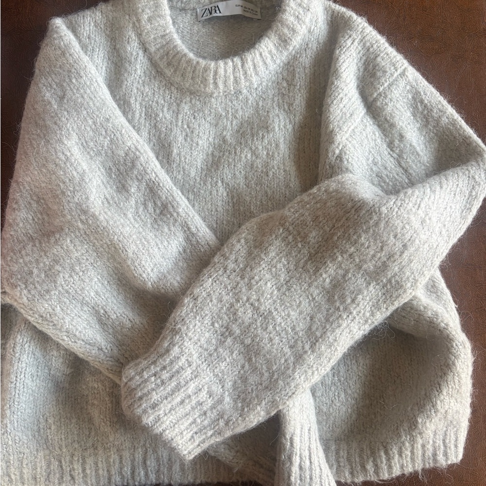 Zara Women's Soft Cream Knit Sweater